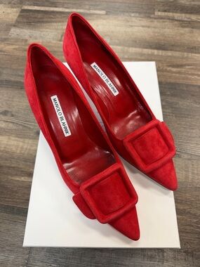 BRAND NEW Manolo Blahnik Red Maysale Buckle Pointed Toe Pump Shoe Size 36 (US 6)